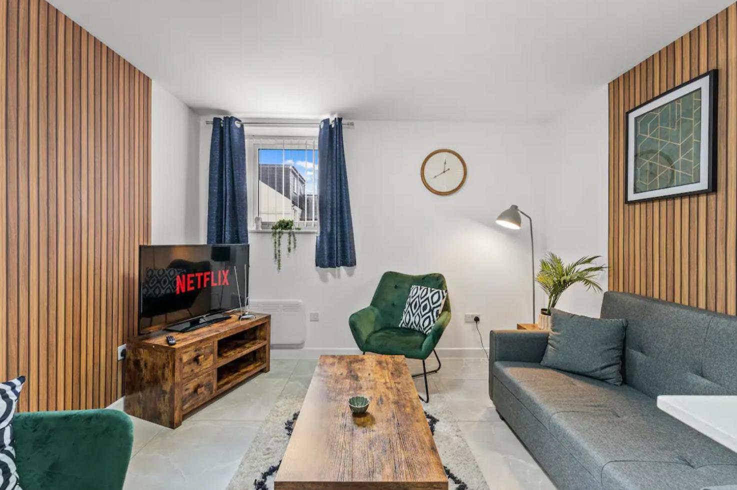 A Stylish Luxury 2 Bedroom Duplex Apartment カーディフ エクステリア 写真
